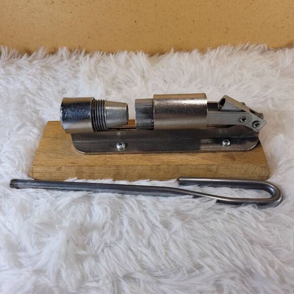 Vintage Gem Dandy Nut Cracker - Picture 7 of 7